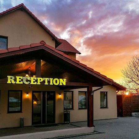 Hotel Little Texas Iasi Exterior foto