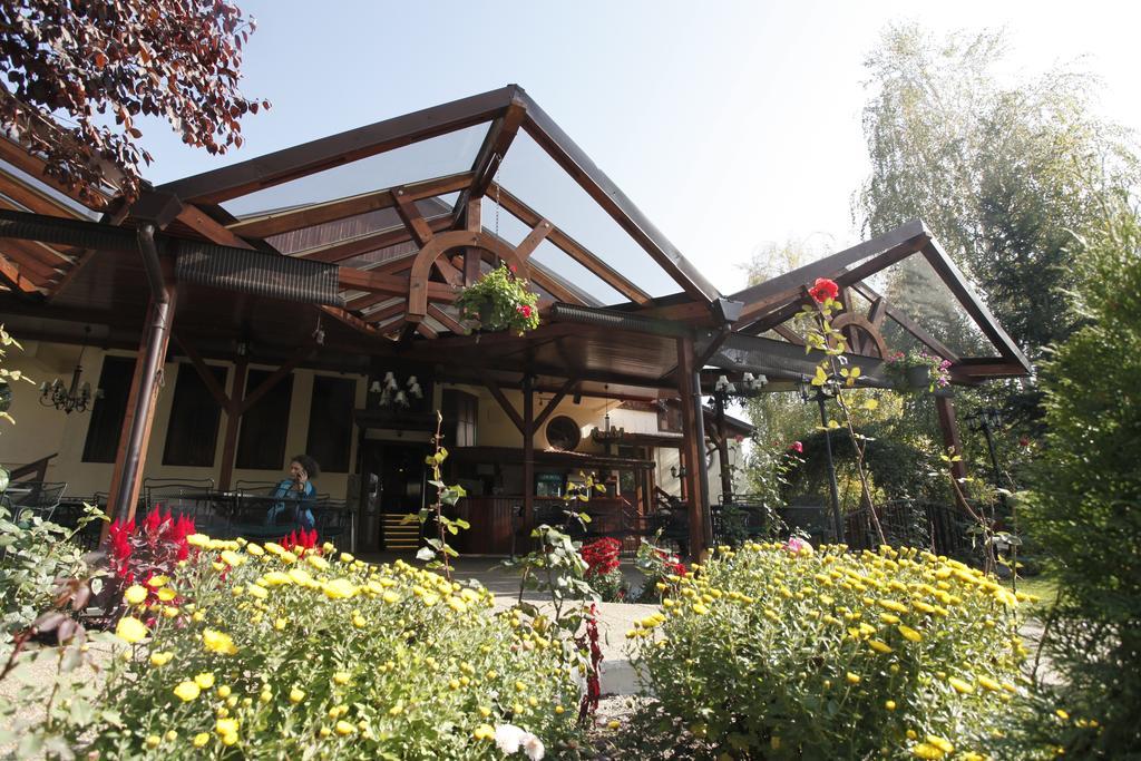 Hotel Little Texas Iasi Exterior foto
