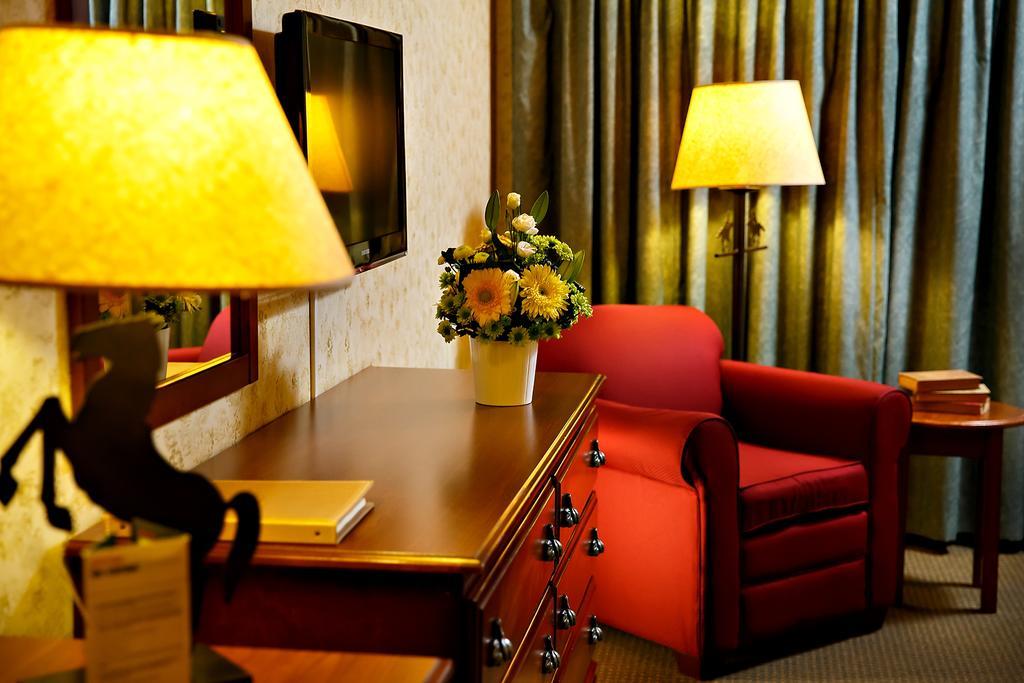 Hotel Little Texas Iasi Exterior foto
