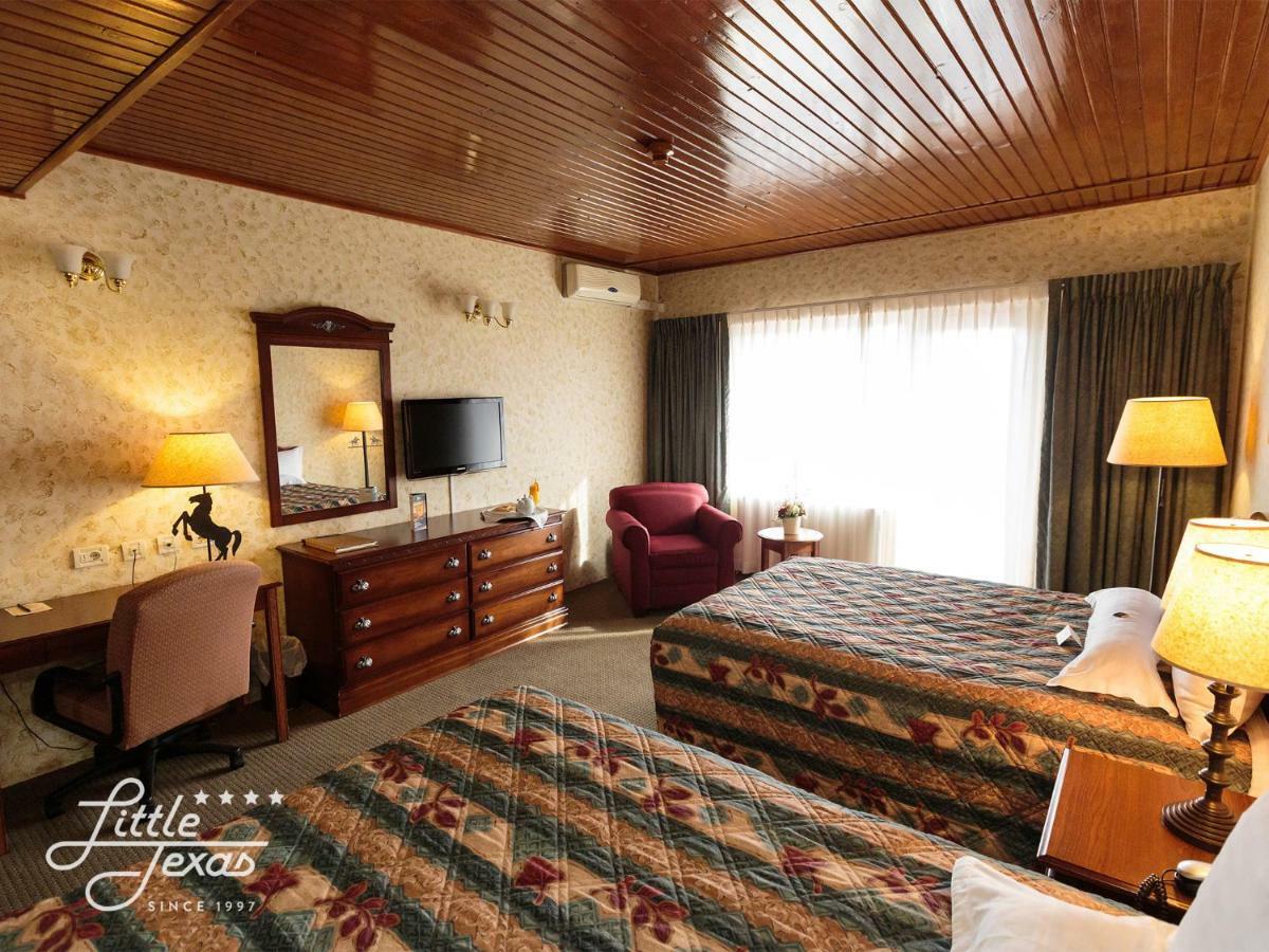 Hotel Little Texas Iasi Exterior foto
