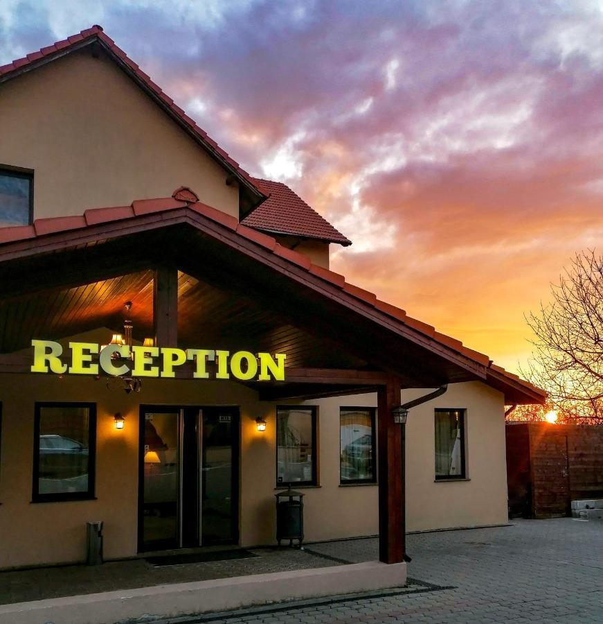 Hotel Little Texas Iasi Exterior foto
