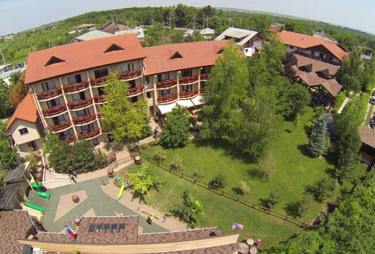 Hotel Little Texas Iasi Exterior foto